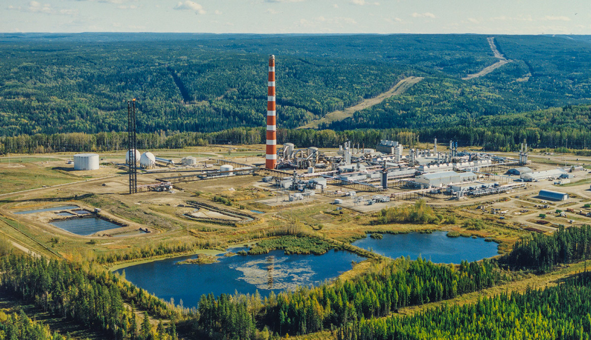 Historic aerial image of the Kaybob gas plant